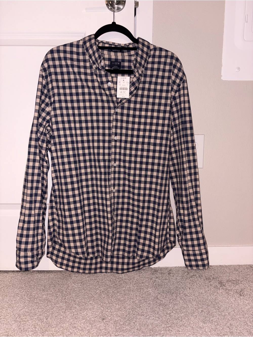 J.Crew Men's Navy and Cream Check Button-Down Shirt Slim Untucked